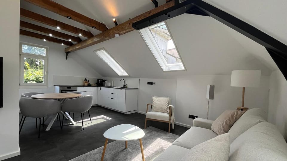 LudwigsHome - Zentrale Lage, Luxusbad, Workspace, Klima Apartment in Ludwigsburg