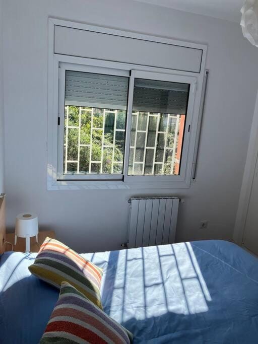 Bed, Bedroom, heating