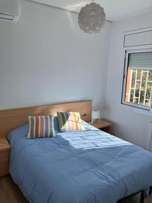 Photo of the whole room, Bedroom, heating