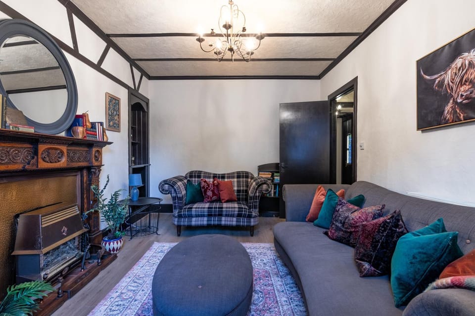 TV and multimedia, Living room, Seating area