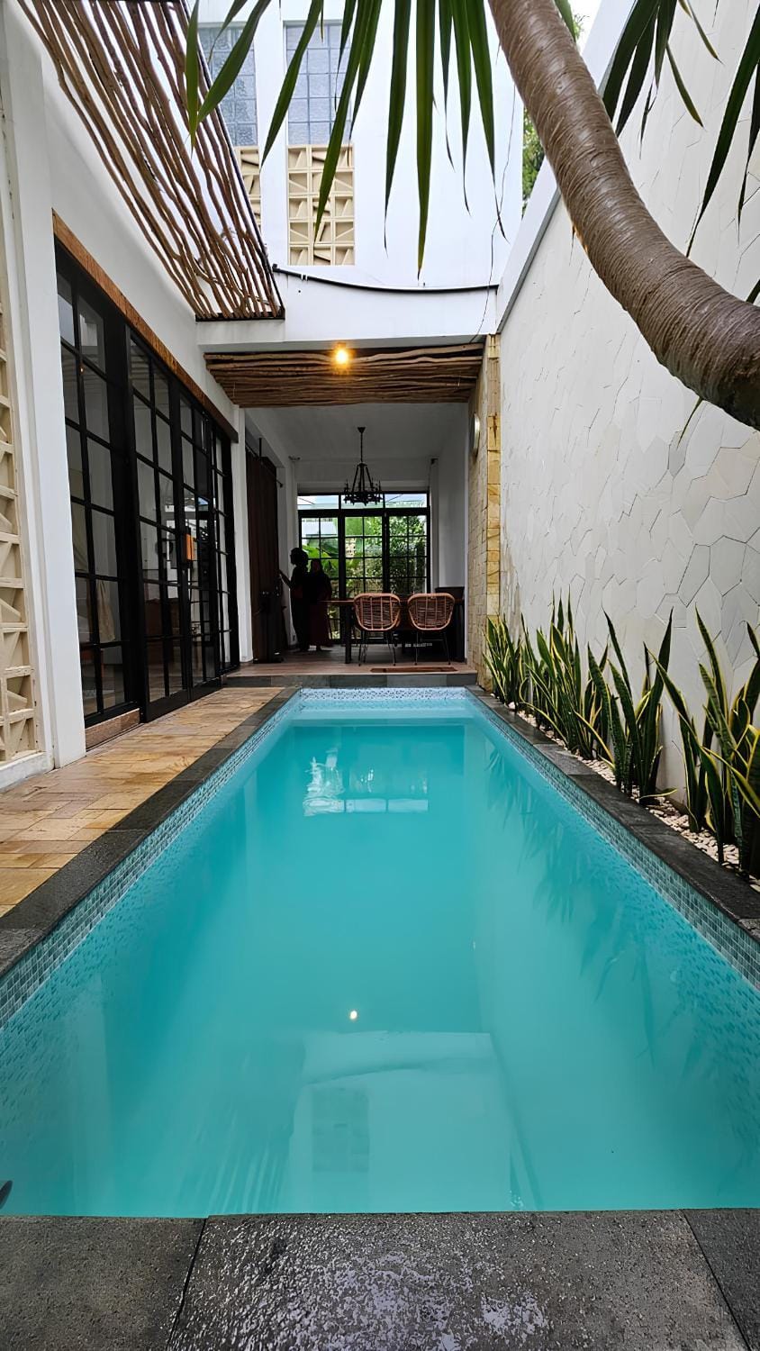 Swimming pool