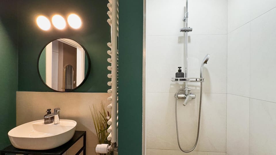 Shower, Toilet, Bathroom