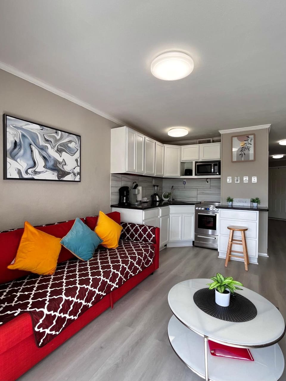 Kitchen or kitchenette, Living room, oven, stove, toaster