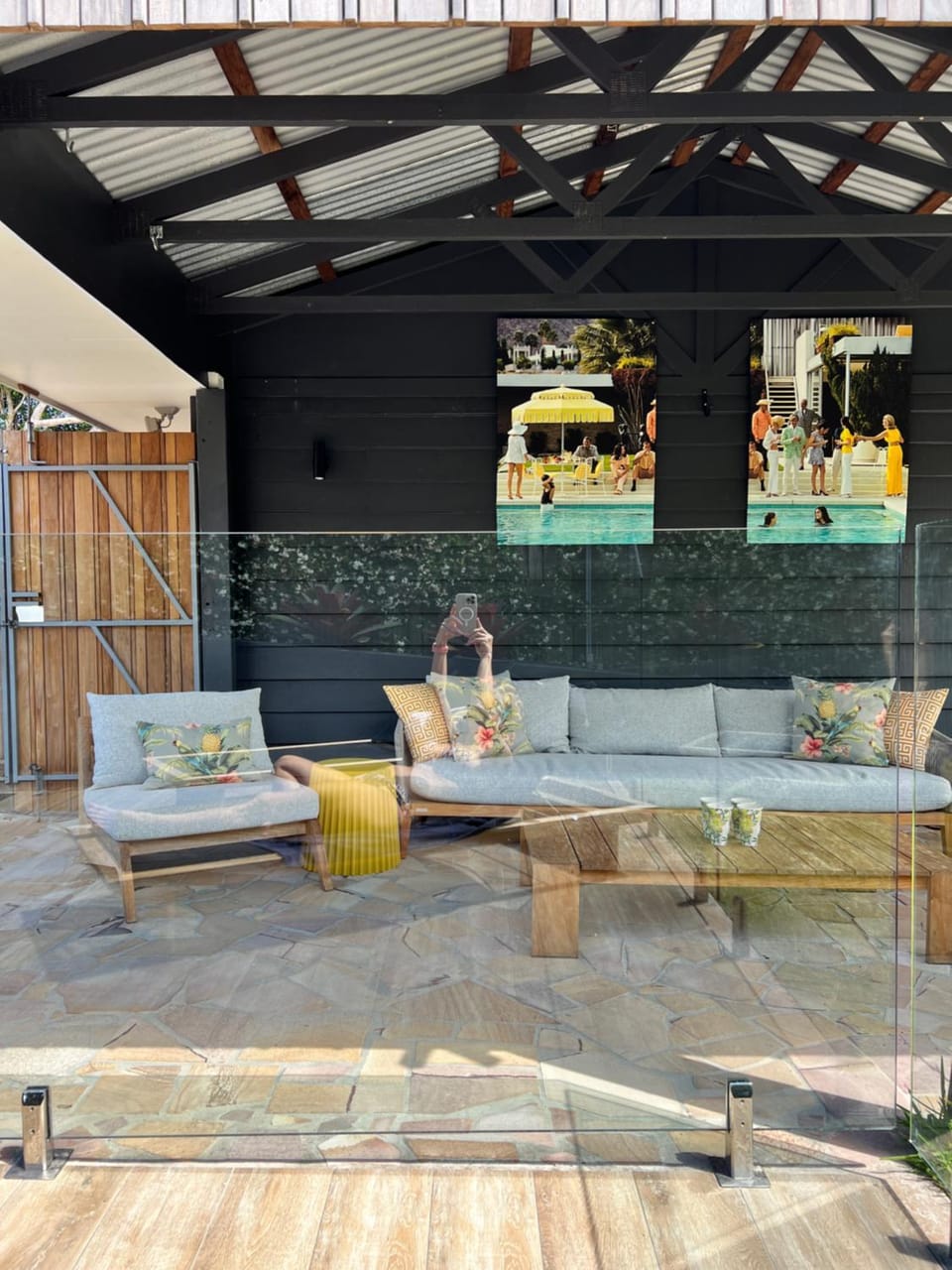 Balcony/Terrace, Seating area, Swimming pool