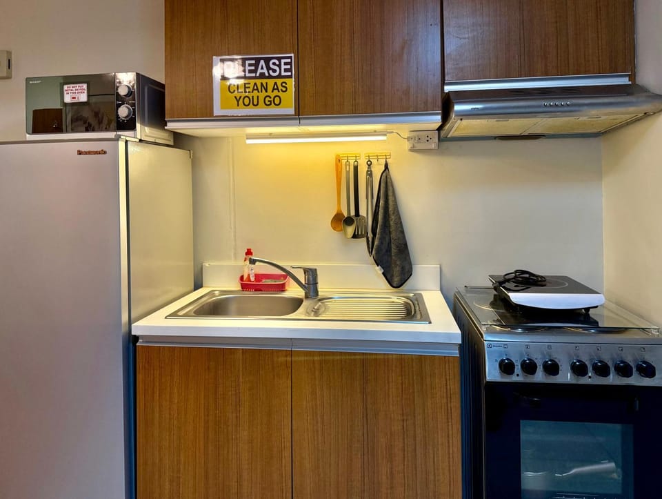 Kitchen or kitchenette