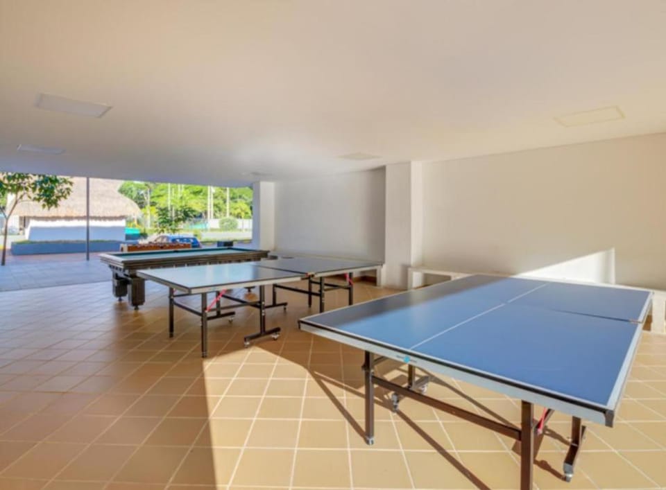 Game Room, Table tennis