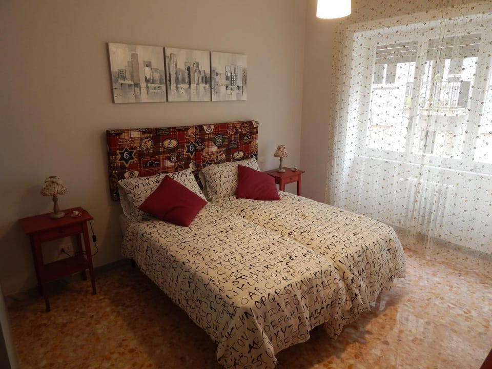 Day, Photo of the whole room