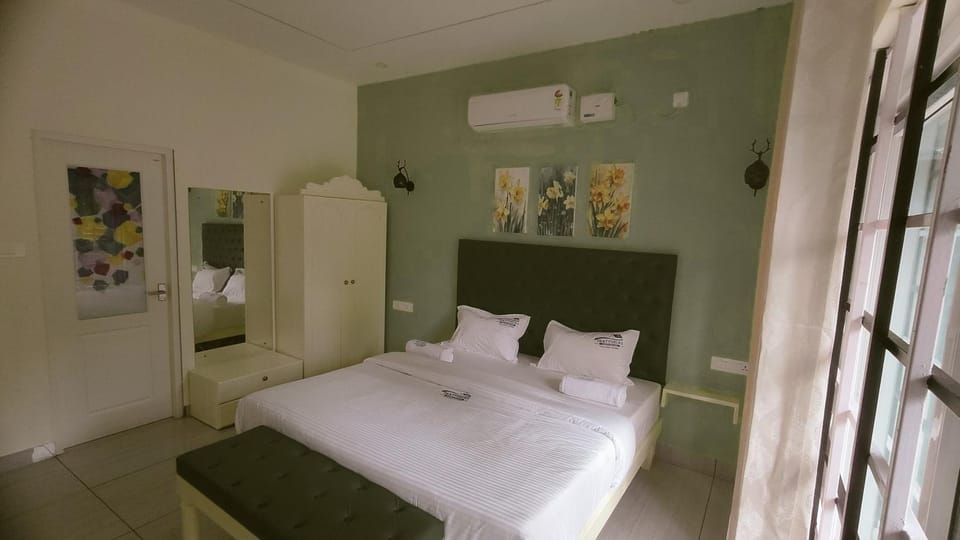 Trattorias Holiday Home Bed and Breakfast in Varkala