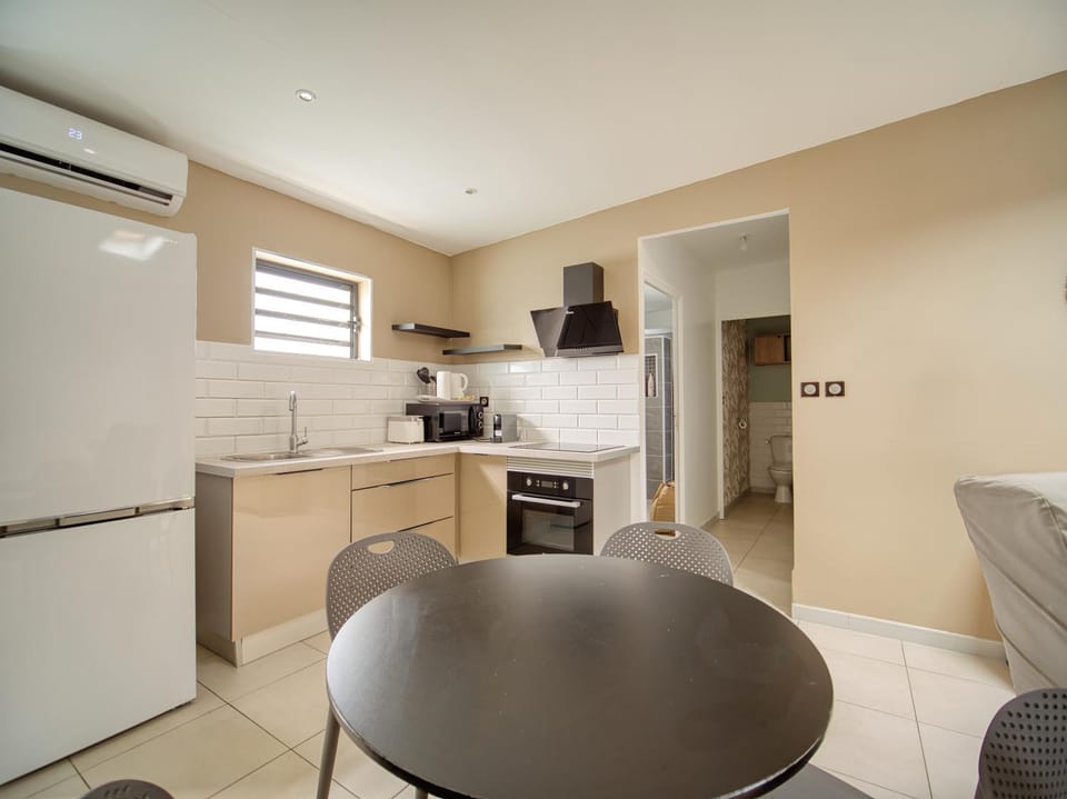 Dining area, Meals, kitchen