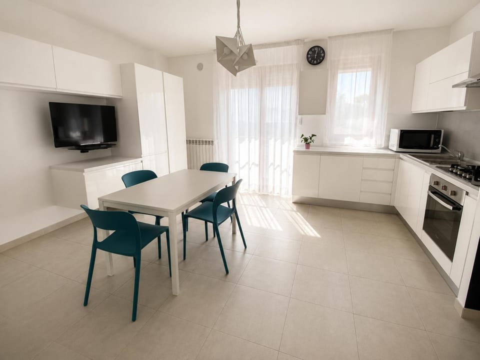 Kitchen or kitchenette, Living room, Dining area