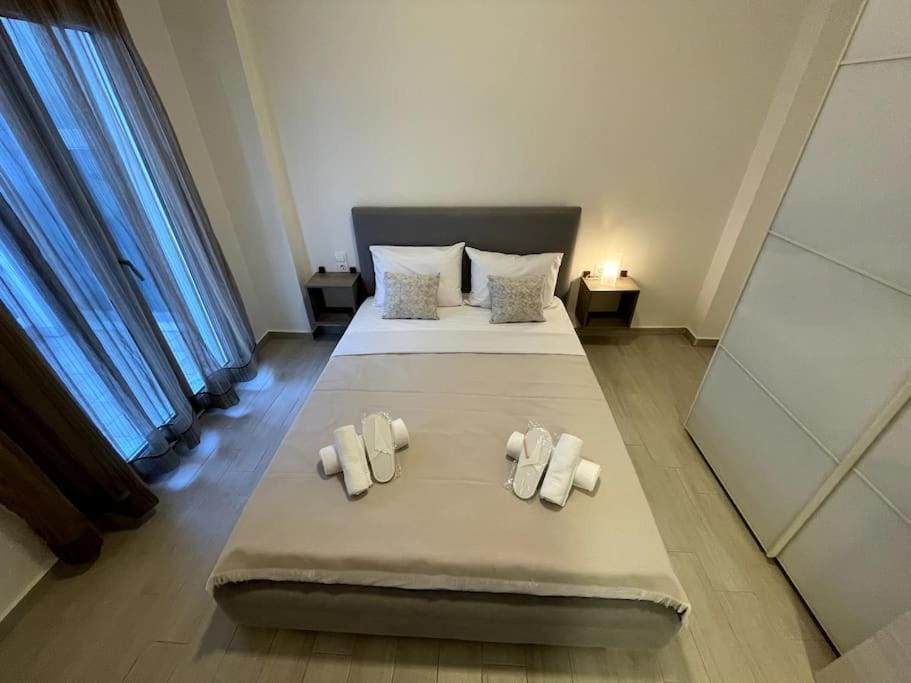 Bed, Photo of the whole room, Bedroom, towels, wardrobe