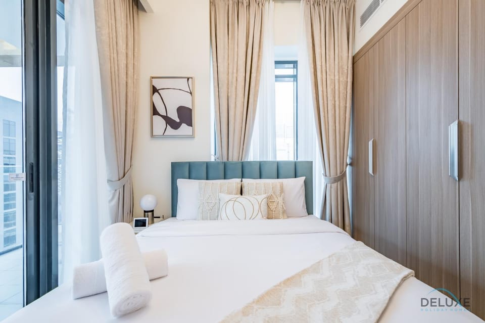 Bed, Photo of the whole room, Bedroom, towels, wardrobe