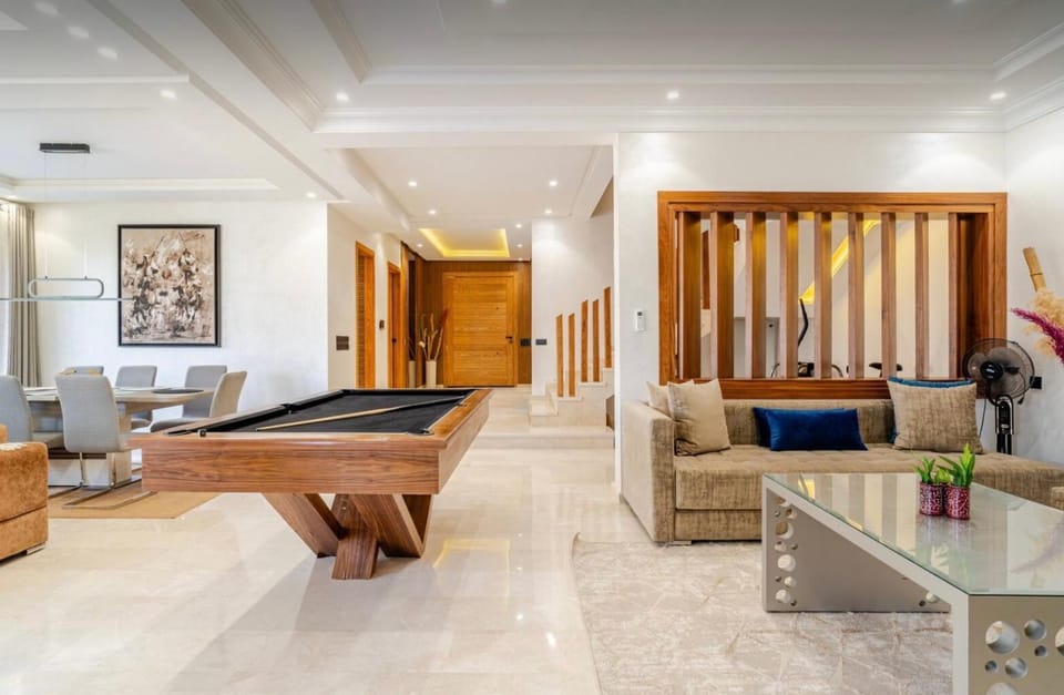 Billiard, Living room