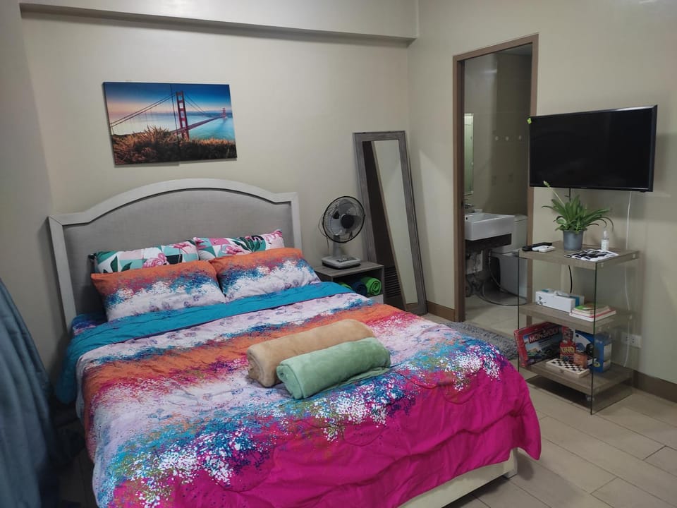 Bed, TV and multimedia, Evening entertainment