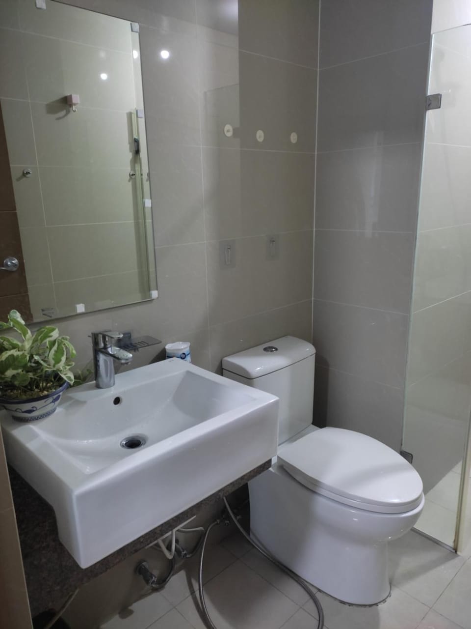 Toilet, bidet