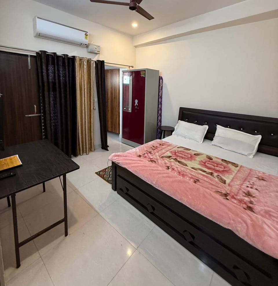 Raj Homestay- Comfortable Family Stay House in Varanasi