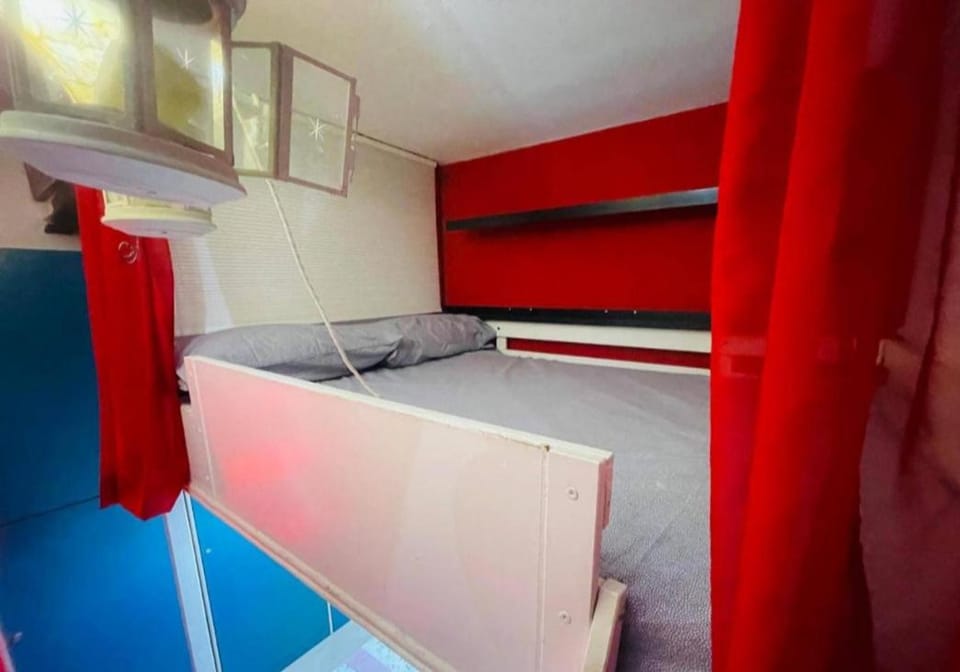 Bed, bunk bed