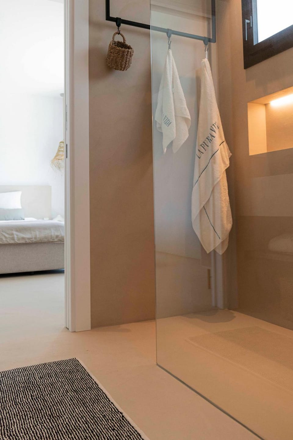 Shower, Bathroom, towels