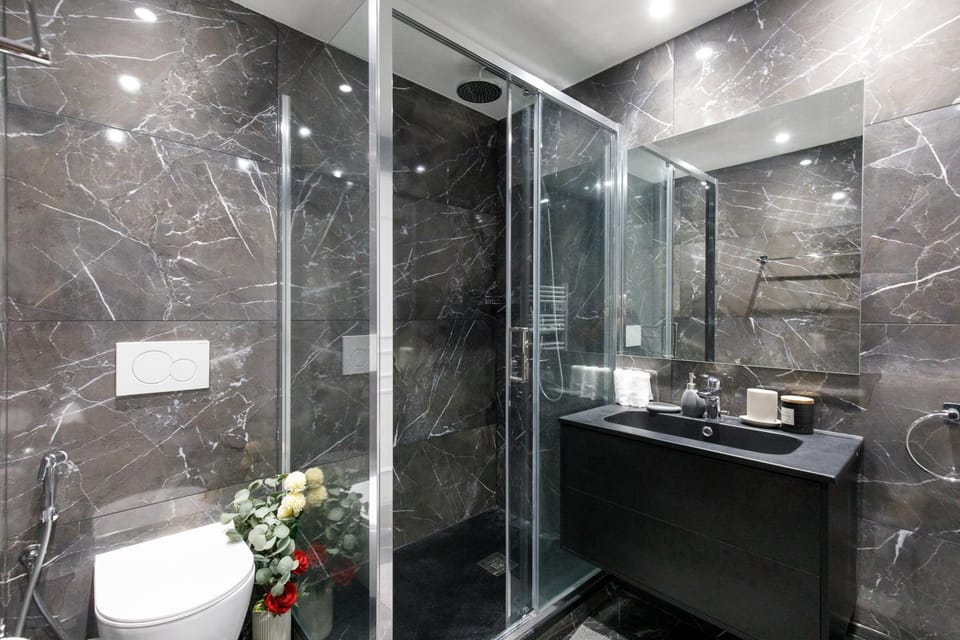 Shower, Toilet, Bathroom