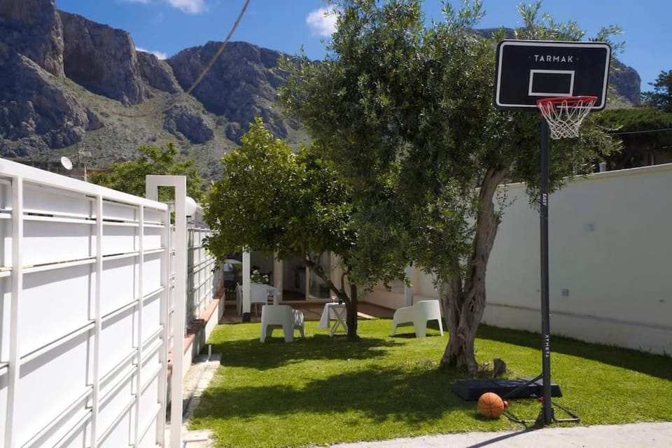 Casa vacanze Casuzza Sferracavallo Palermo House in Palermo