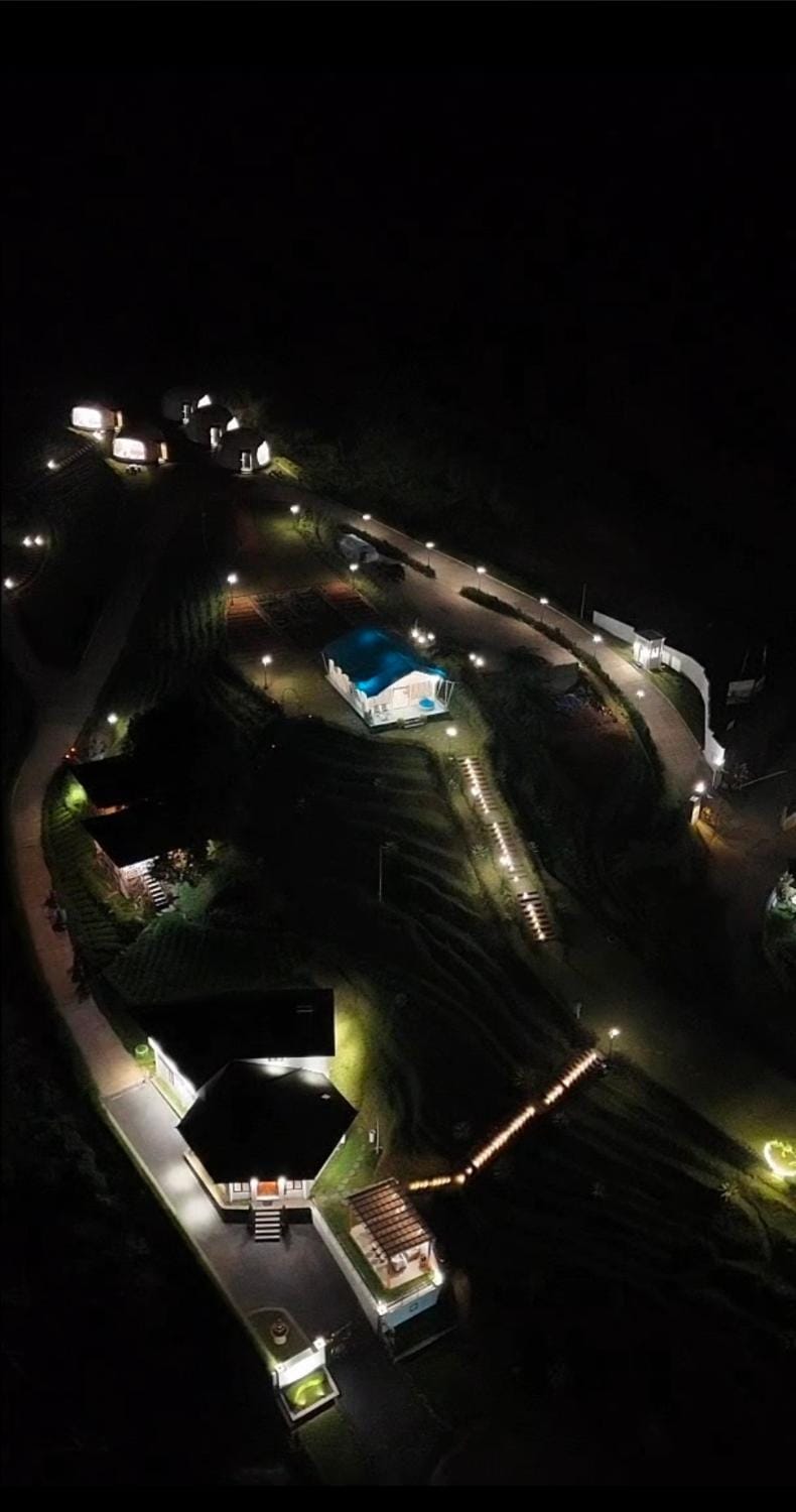 Casa de Monique Glamping Resort Villa in Cisarua
