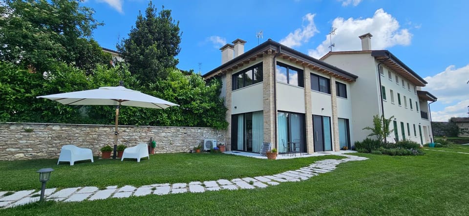 Property building, Spring, Natural landscape, Garden, Garden, Garden view, Garden view