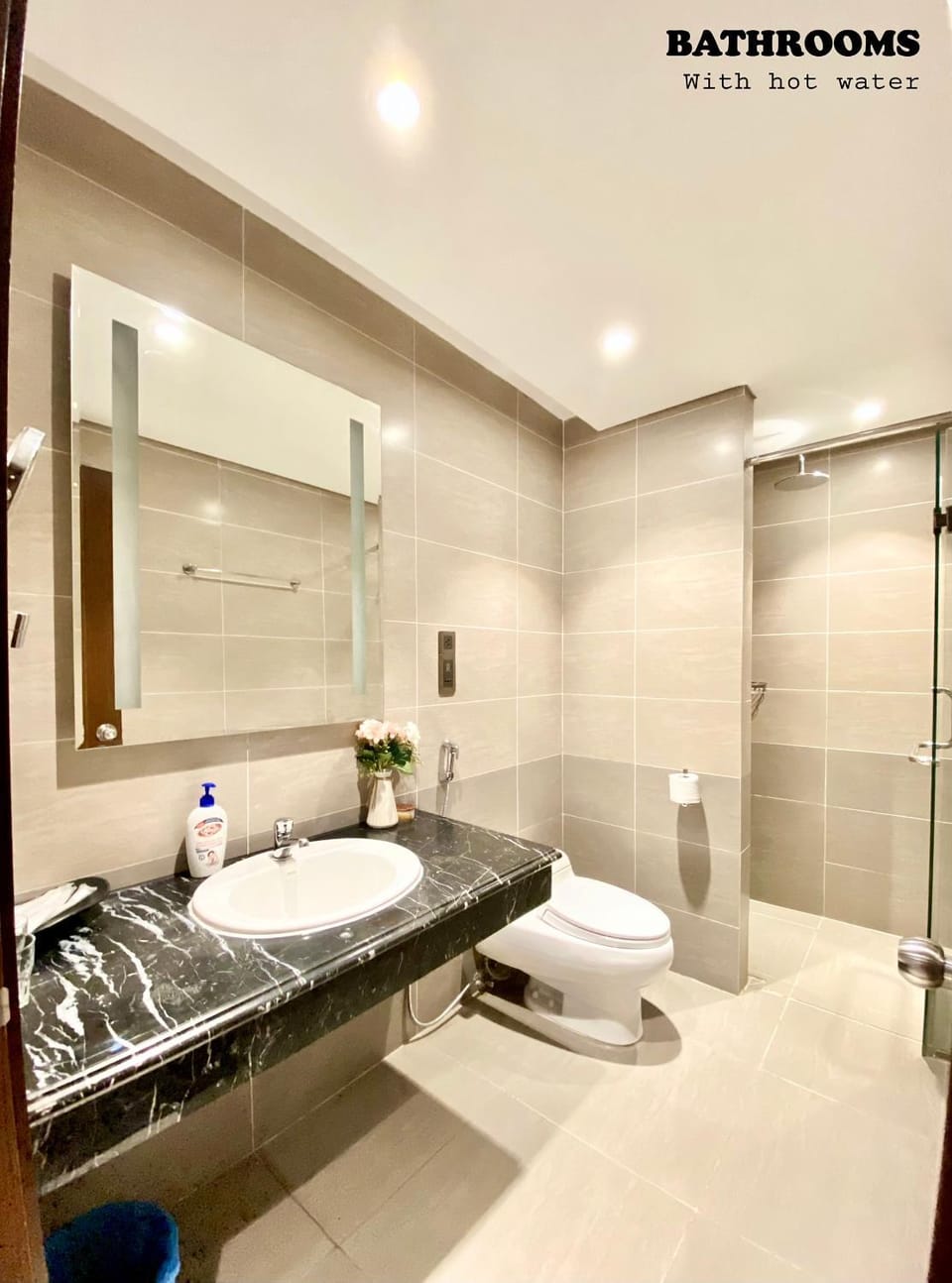 Luxurious apartment facing My Khe beach with 2 large beds FP Apartment in Da Nang