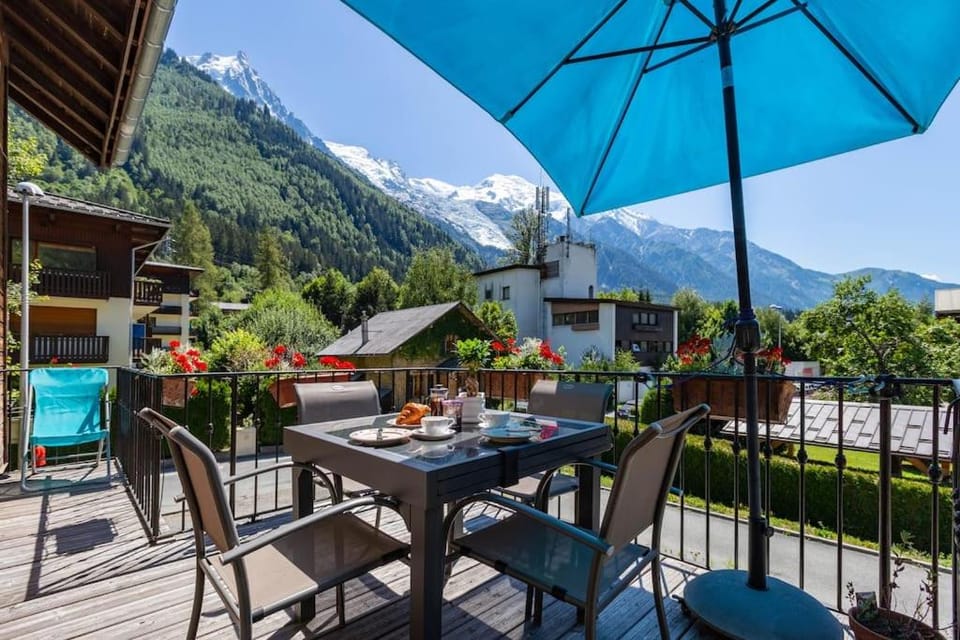Heart of Chamonix Lovely and cosy 2 bedrooms, terrace, parking Apartment in Chamonix