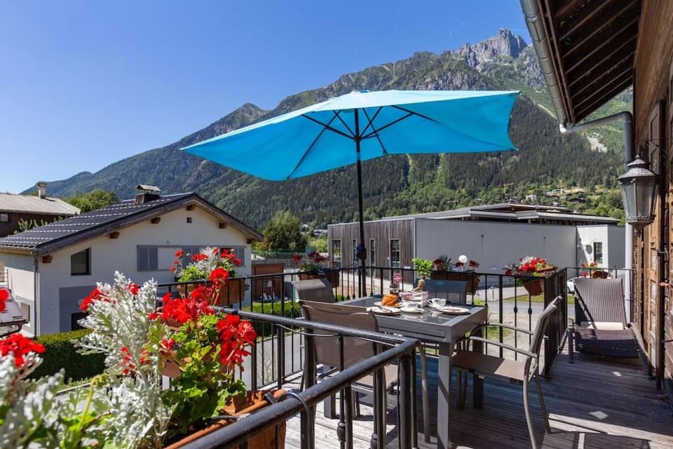 Heart of Chamonix Lovely and cosy 2 bedrooms, terrace, parking Apartment in Chamonix