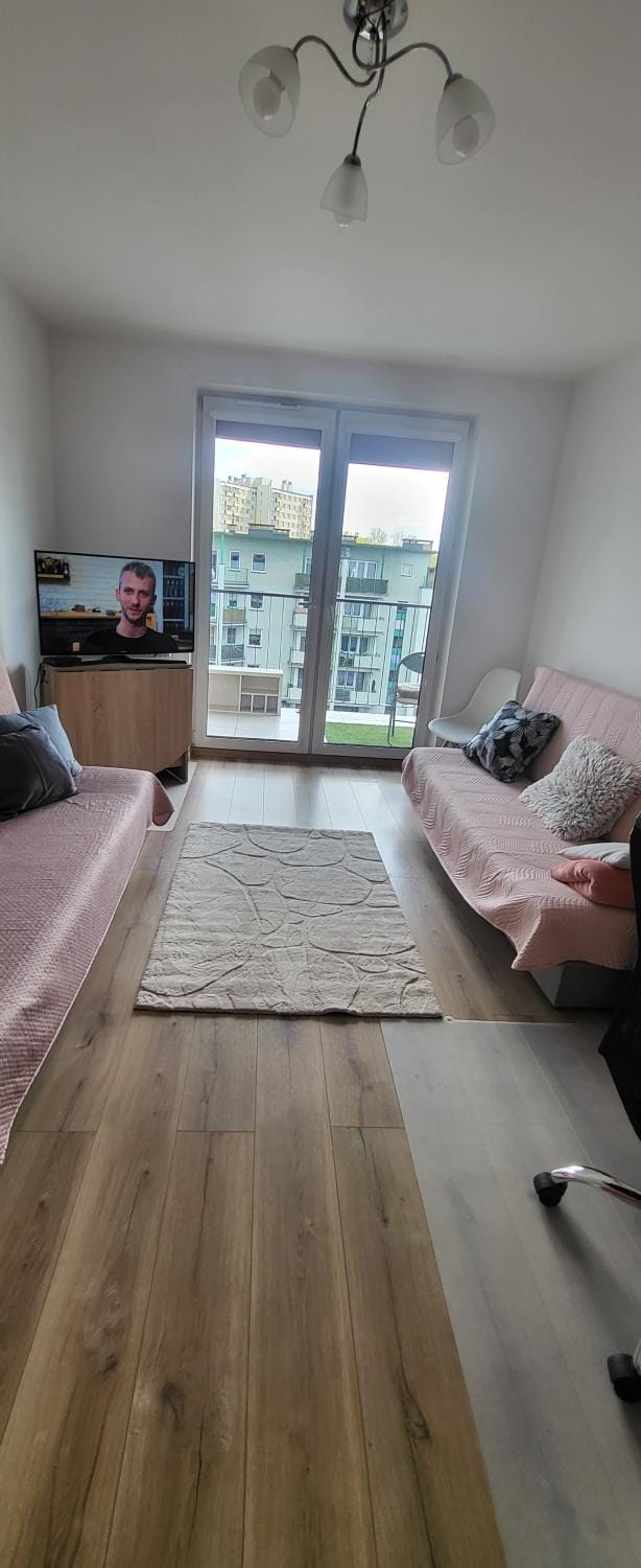 Communal lounge/ TV room, Bed, TV and multimedia, Living room, Photo of the whole room, Seating area, Bedroom