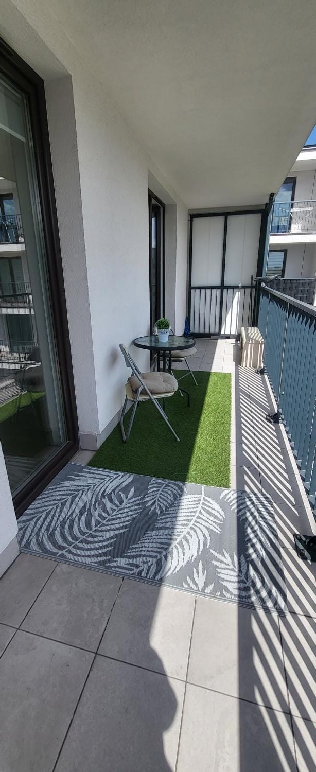 Balcony/Terrace, sunbed