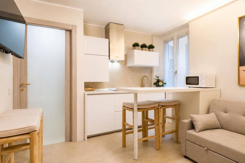 Kitchen or kitchenette, Living room