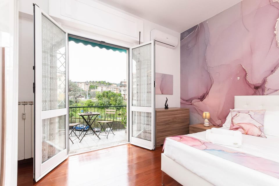 Bed, View (from property/room), Balcony/Terrace, Photo of the whole room, Bedroom