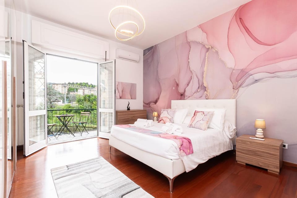 Bed, View (from property/room), Balcony/Terrace, Photo of the whole room, Bedroom