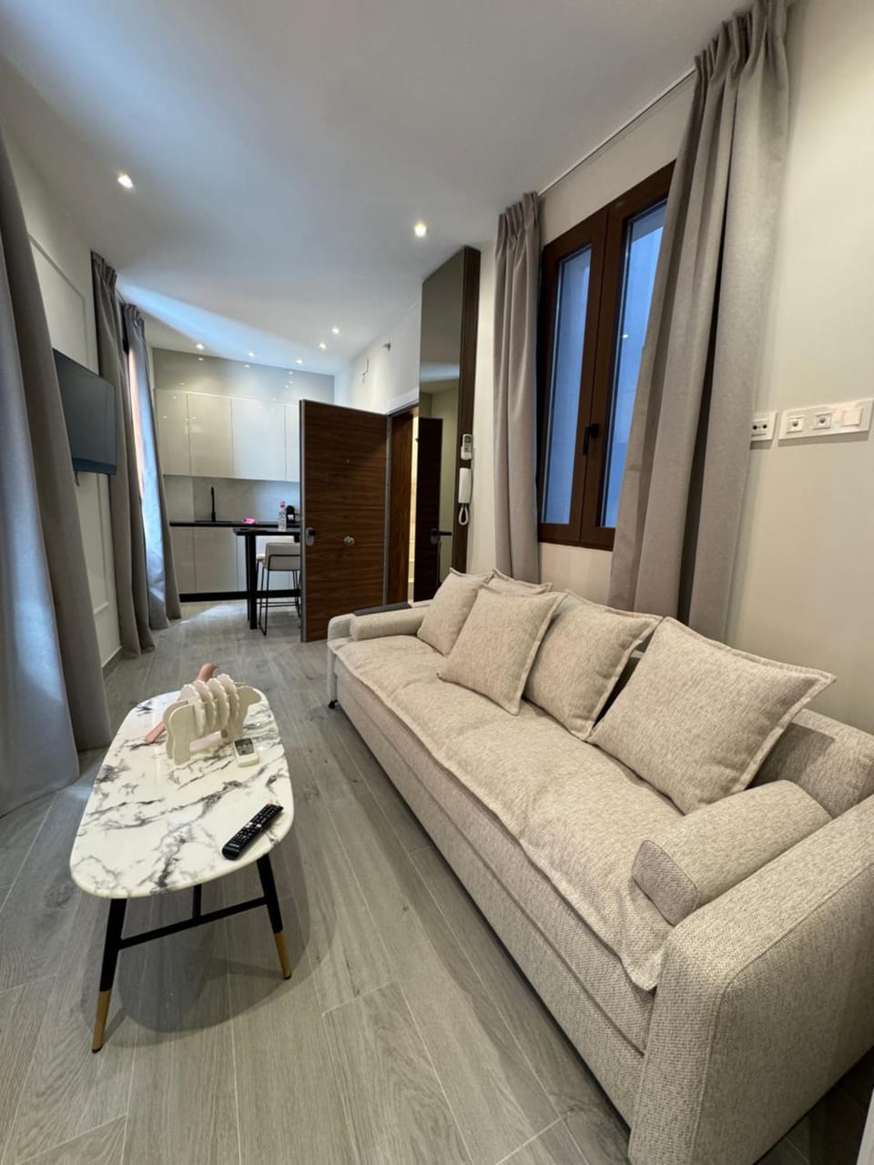 TV and multimedia, Living room, Photo of the whole room, Seating area