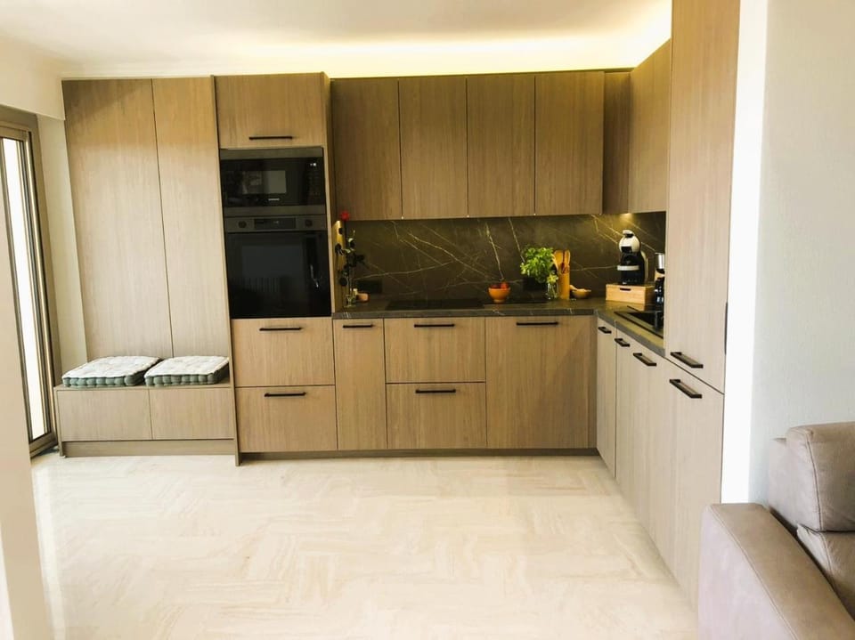 Luxury Apartment High Floor, AC, Pool, Sea, Mountain Views Apartment in Mandelieu-La Napoule