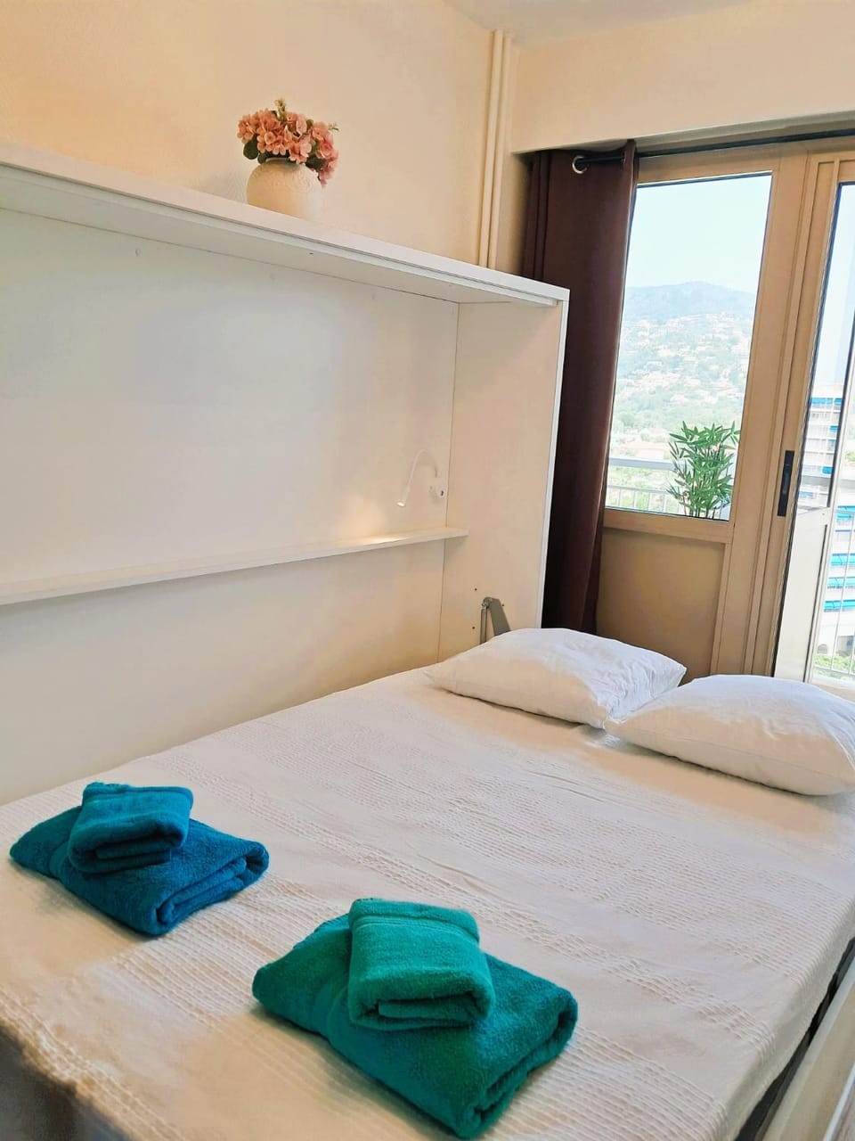 Luxury Apartment High Floor, AC, Pool, Sea, Mountain Views Apartment in Mandelieu-La Napoule