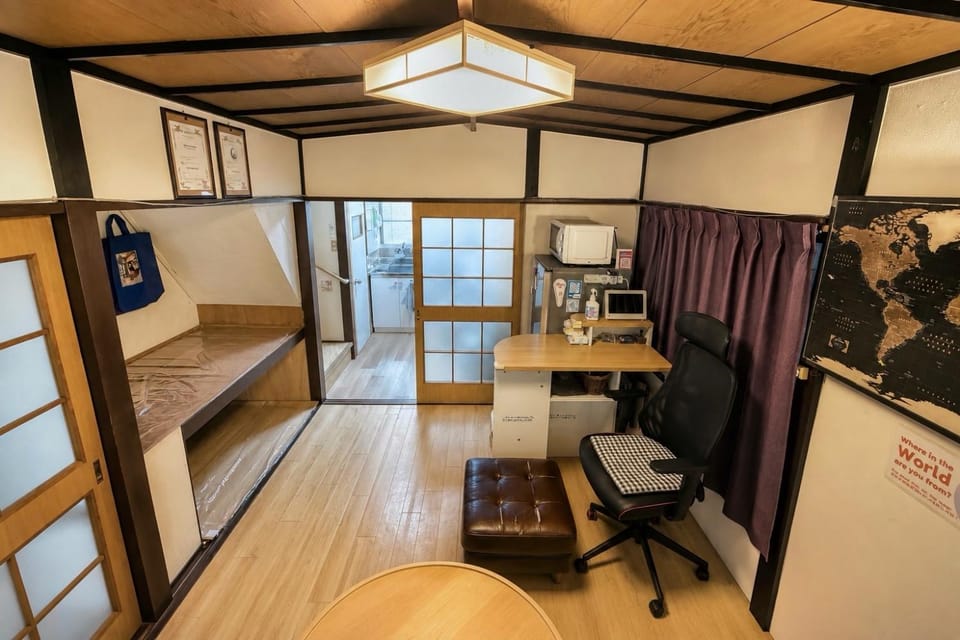 BEGINNING GUEST HOUSE, ビギニングの宿 - Authentic Japanese Renovated Stay, Airport Direct Apartment in Japan