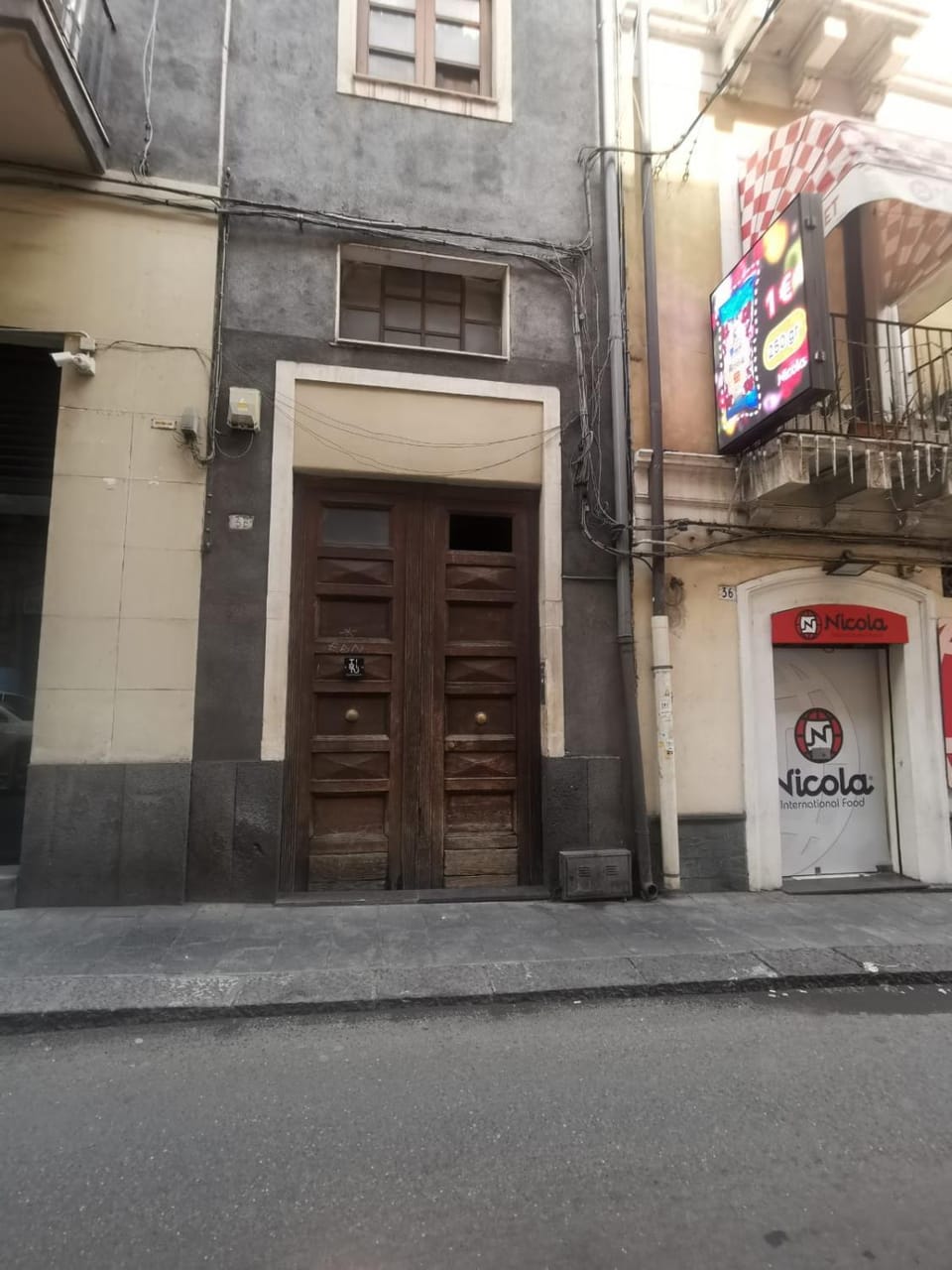 Facade/entrance