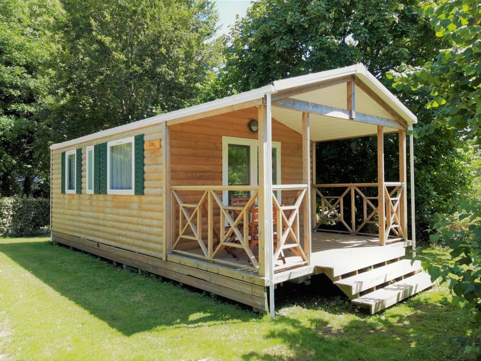 Camping Le Petit Bois Campground/ 
RV Resort in Brittany