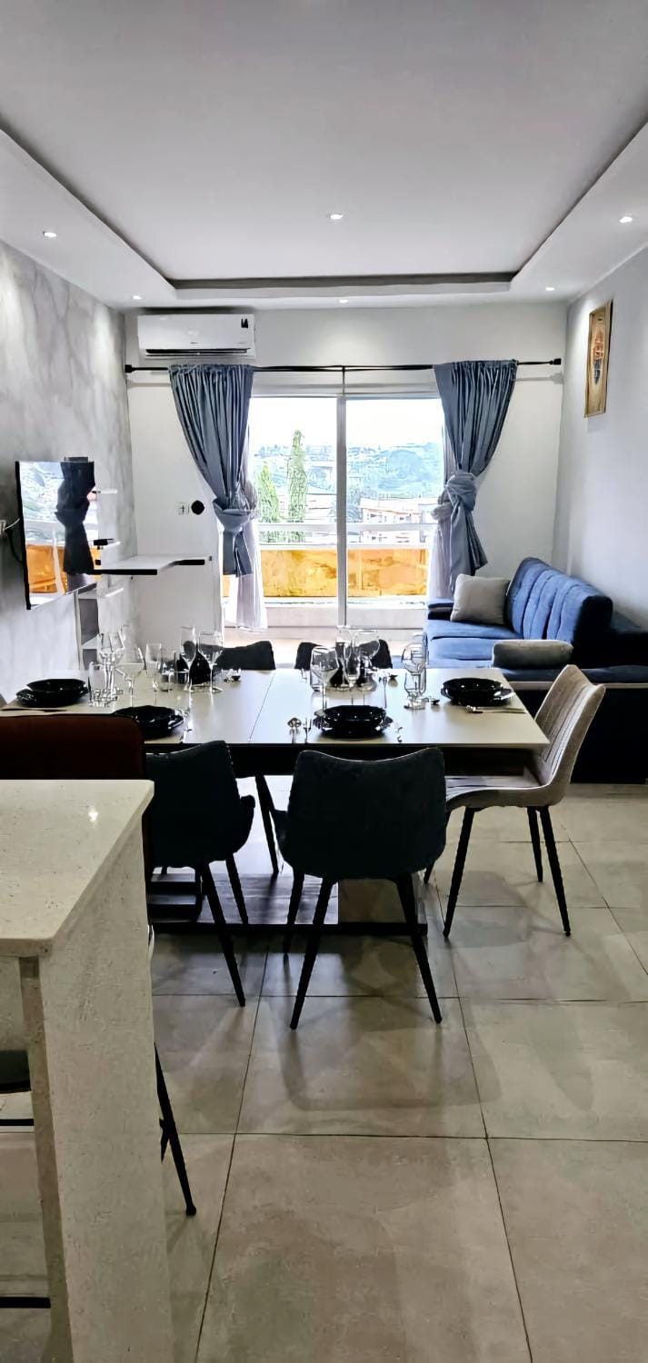 Living room, Seating area, Dining area