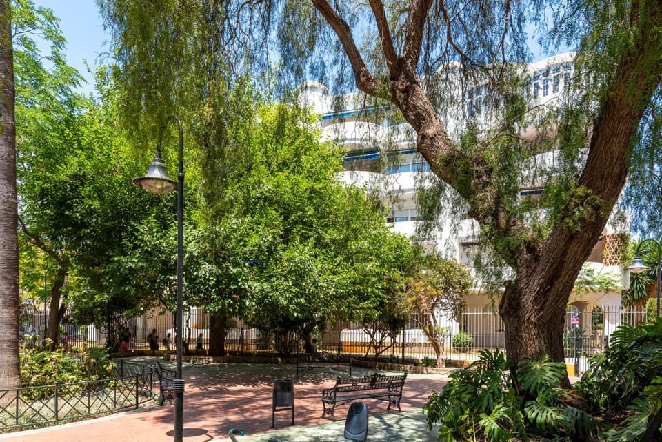 Property building, Facade/entrance, Off site