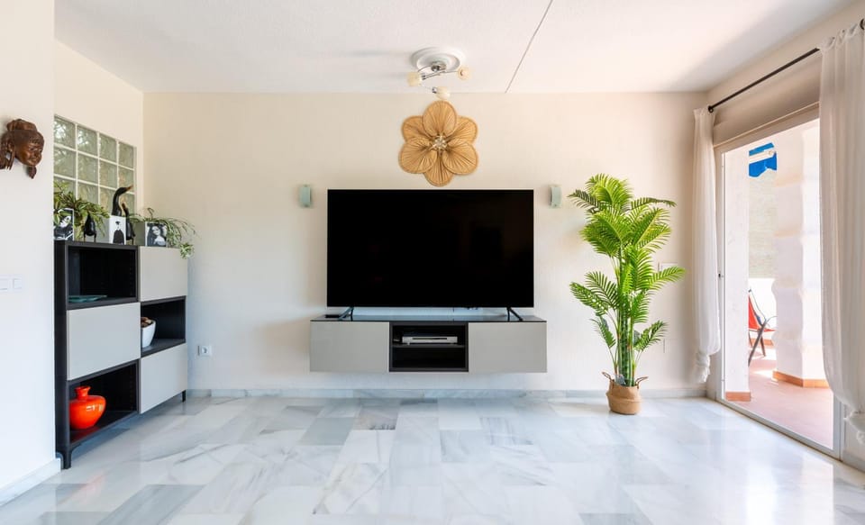 Communal lounge/ TV room, Living room