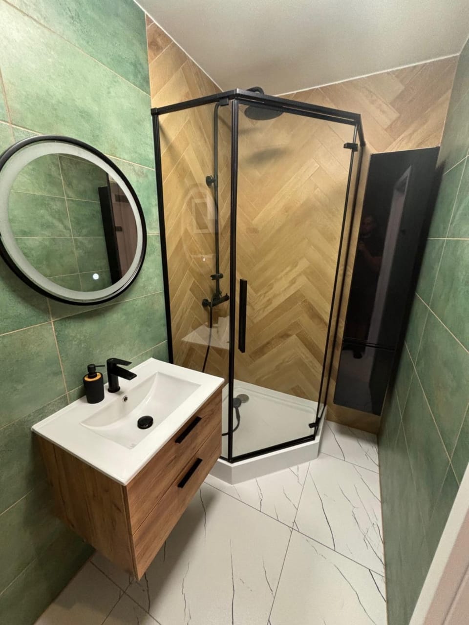 Shower, Bathroom