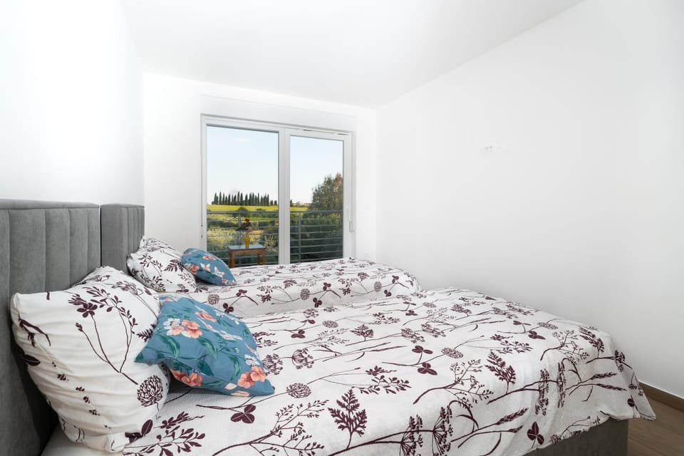 ARIEL A4, quiet area only 2 Km from the beach Villa in Novigrad
