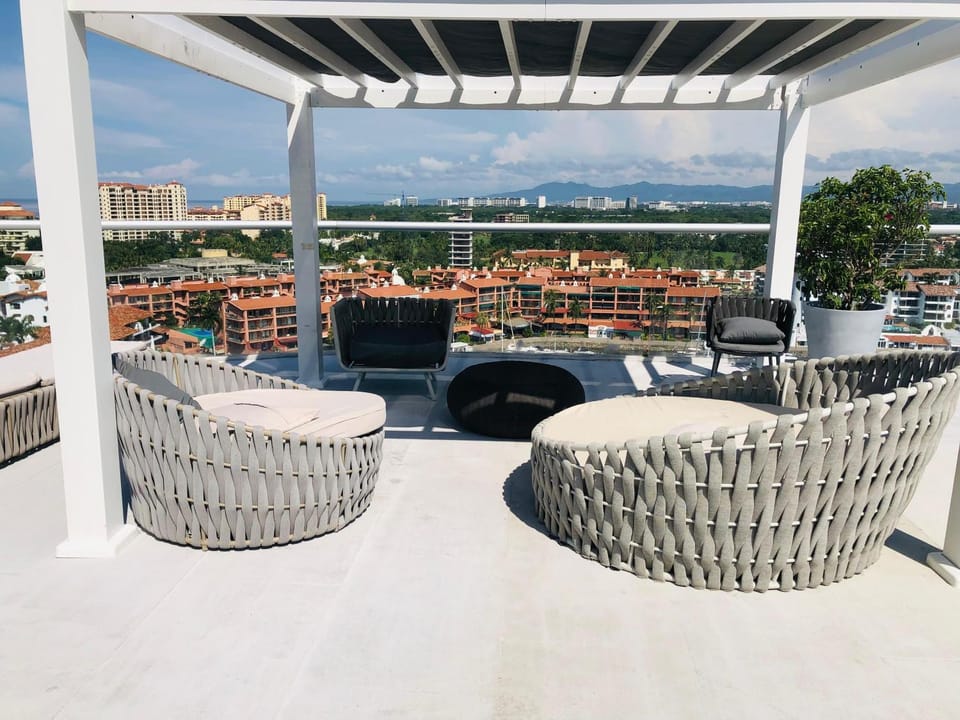 Activities, Balcony/Terrace, Lounge or bar, furniture, sunbed, sunbed, VIP