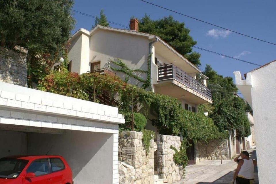 Property building, Facade/entrance, Off site