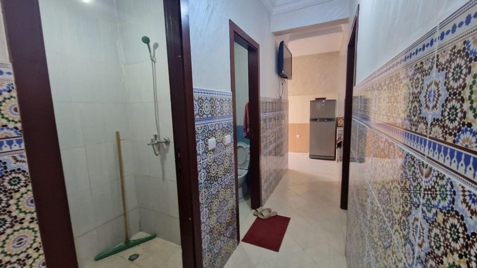 Shower, Bathroom, oven