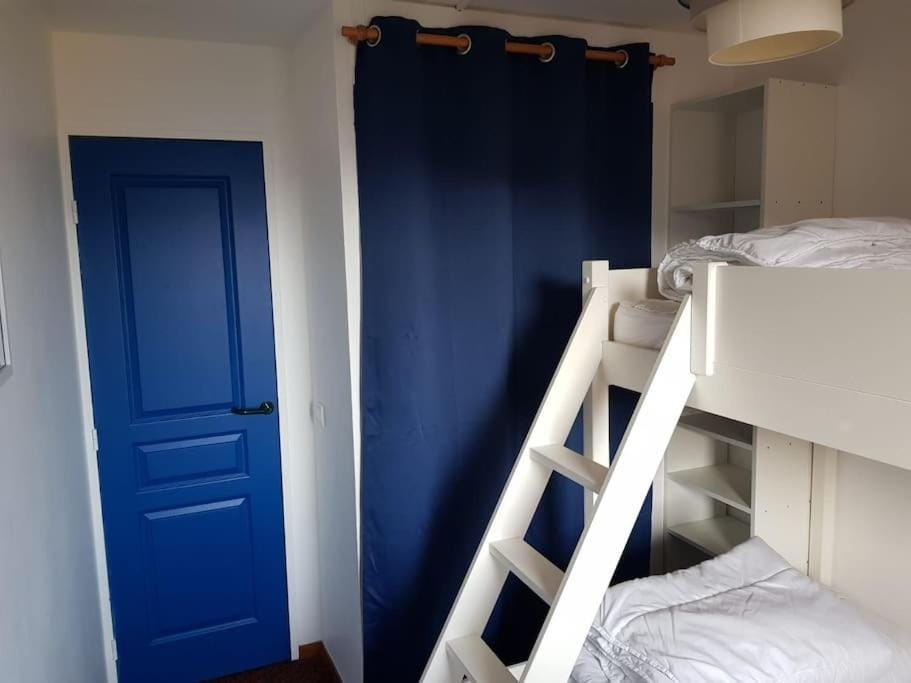 Bedroom, wardrobe