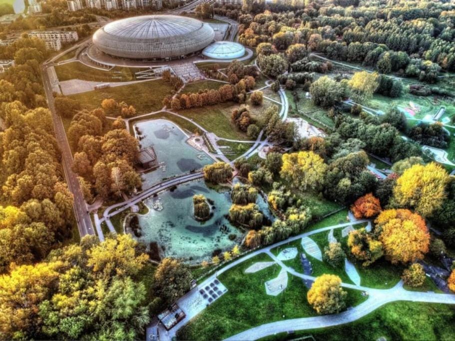 Nearby landmark, Bird's eye view